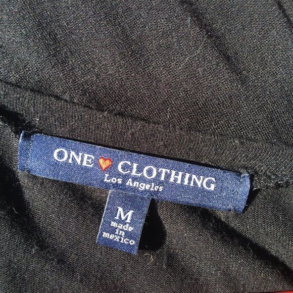 ONE ❤️ CLOTHING “Discover Your Own Paradise” Black Graphic Tank Top – Size M - Picture 5 of 5